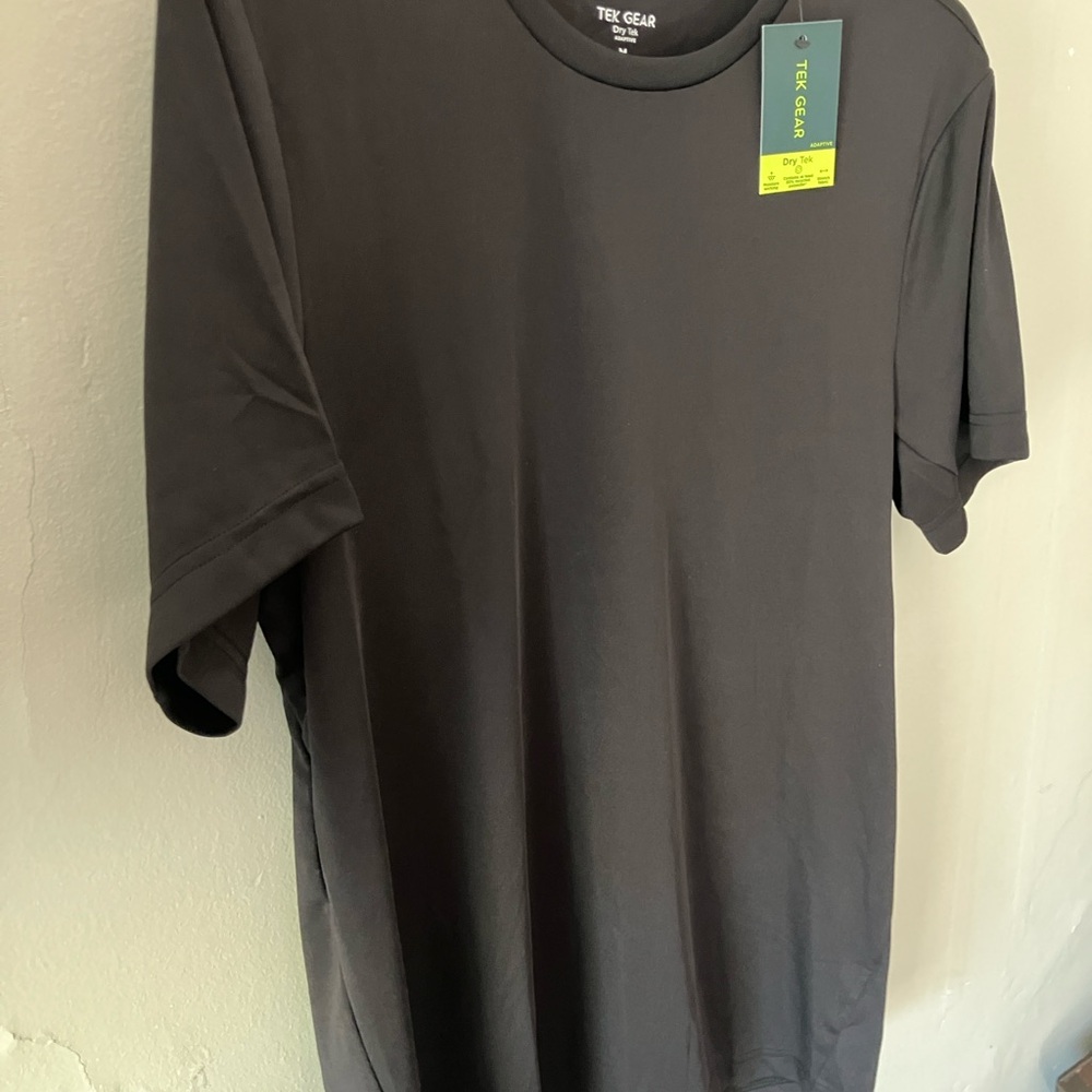 BNWT Tek Gear Women’s Black T-Shirt from Kohl’s (size M)